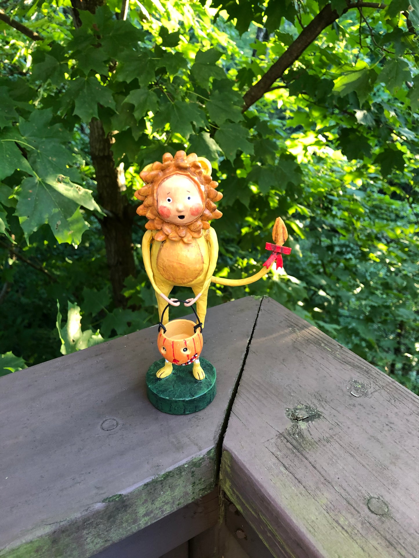 Wizard of Oz - Cowardly Lion King of the Jungle Handmade Resin Lori Mitchell Figurine