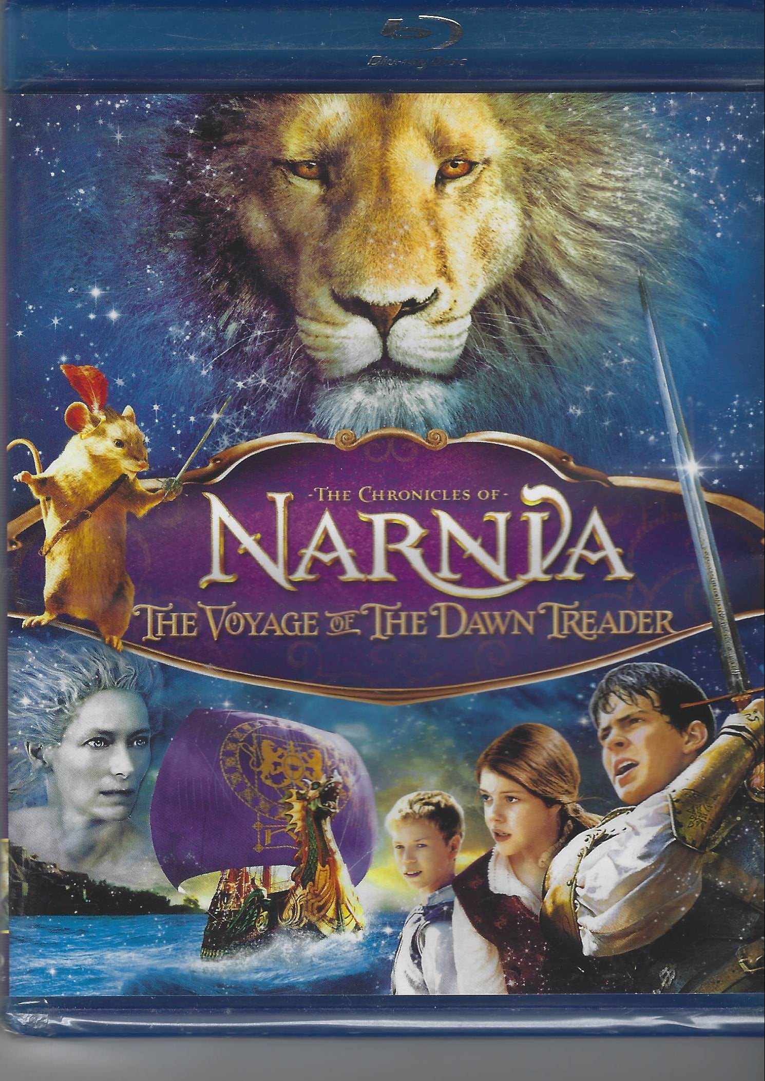 Blu-ray cover of 'The Chronicles of Narnia: The Voyage of the Dawn Treader' on a gray background
